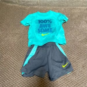 2t Nike boys set short sleeve and shorts